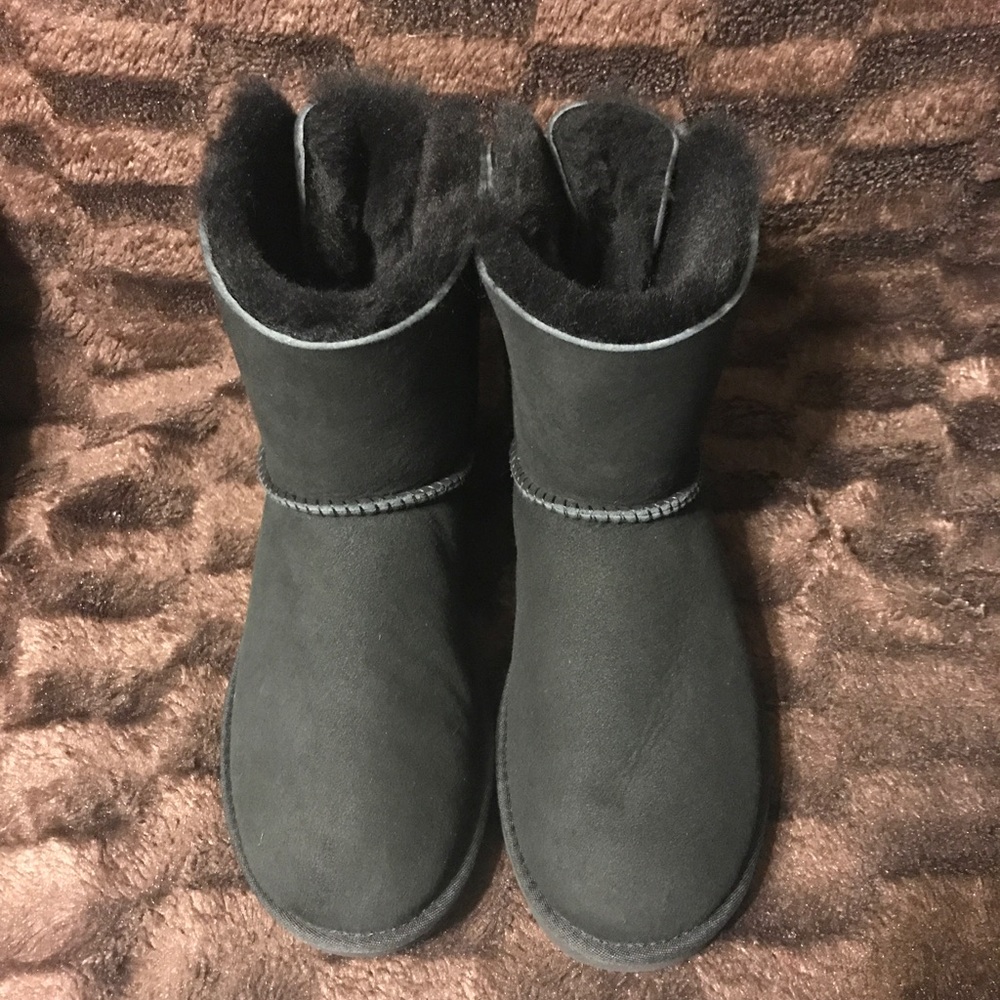 UGG WOMENS BAILEY BOW II BLACK size 8 NEW